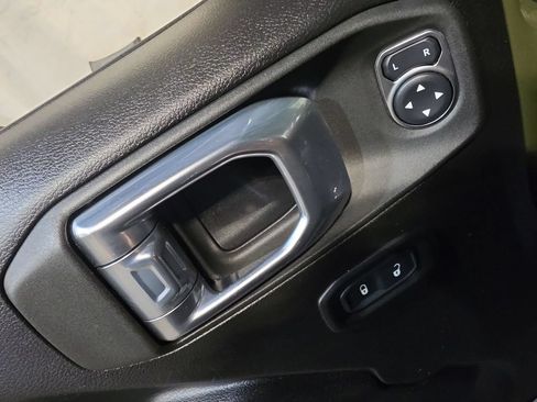 Used 2021 Jeep Gladiator Sport AWD/4WD image 15
