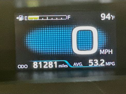 Used 2016 Toyota Prius Three Touring w/ Preferred Accessory Package FWD image 18