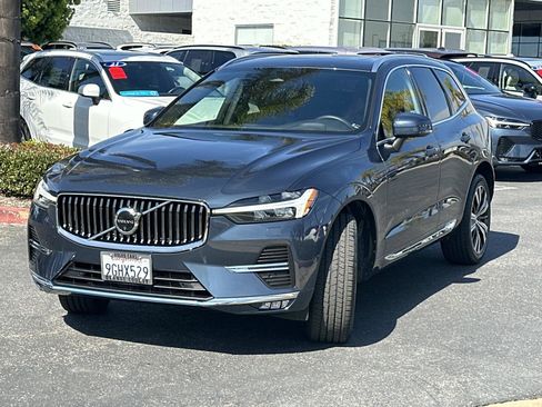Certified 2023 Volvo XC60 B5 Plus w/ Climate Package image 8