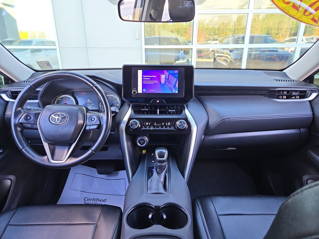 Used 2023 Toyota Venza LE AWD/4WD image 18