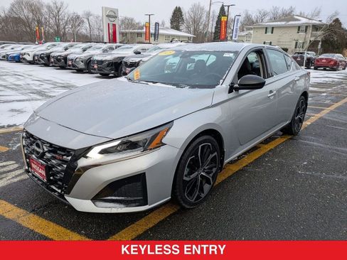 Certified 2023 Nissan Altima 2.5 SR image 8