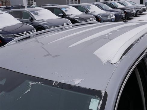 Certified 2024 Volkswagen Tiguan SE image 11