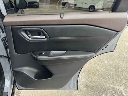 Used 2022 Nissan Rogue SL w/ SL Premium Package image 34