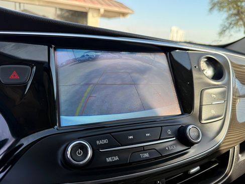 Used 2020 Buick Envision Essence FWD image 33