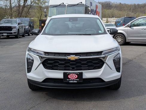 Used 2024 Chevrolet Trax LS FWD image 10