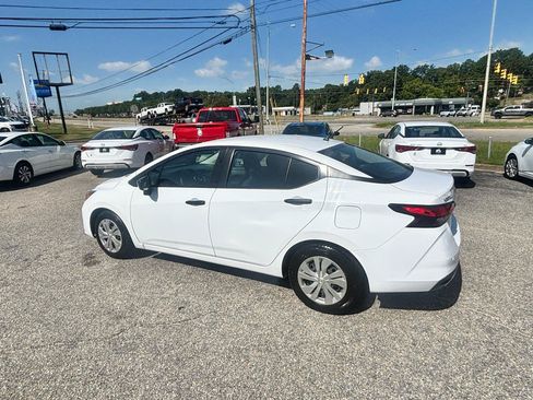Used 2023 Nissan Versa S FWD image 10