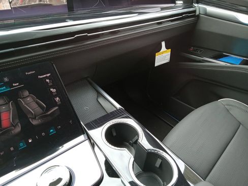 New 2026 Cadillac Escalade ESV Sport w/ Touring Package image 20