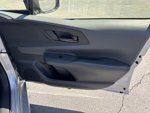 New 2024 Toyota Prius LE image 34