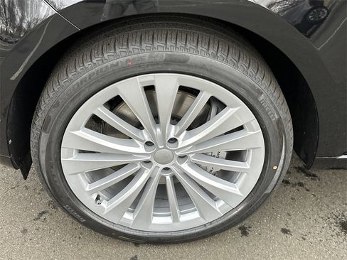 New 2025 Land Rover Range Rover SE image 8