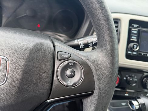 Used 2019 Honda HR-V LX image 21