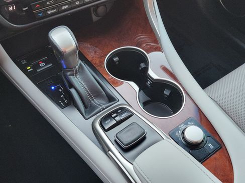 Used 2019 Lexus RX 350L FWD image 24