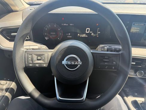 Used 2025 Nissan Kicks SV FWD image 16
