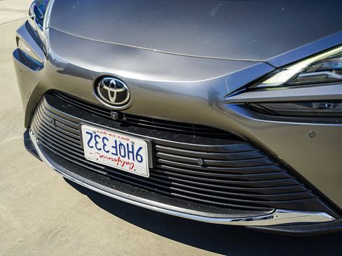 Used 2023 Toyota Mirai XLE w/ Advanced Technology Package image 9