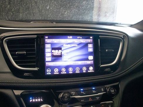 Used 2019 Chrysler Pacifica Limited w/ Advanced Safetytec Group image 33