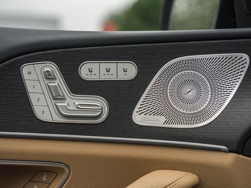 Certified 2025 Mercedes-Benz GLS 450 4MATIC image 44