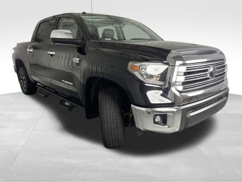 Used 2018 Toyota Tundra Limited w/ Limited Premium Package AWD/4WD image 4