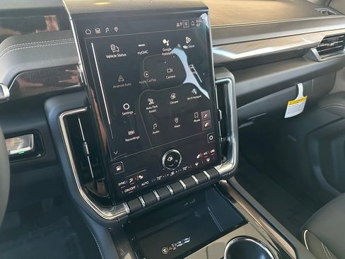 New 2026 GMC Yukon XL Elevation image 25