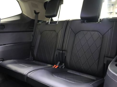 Used 2025 Volkswagen Atlas SEL Premium R-Line image 28