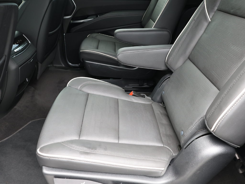 Used 2025 Cadillac Escalade ESV Premium Luxury w/ LPO, Floor Liner Package AWD/4WD image 23