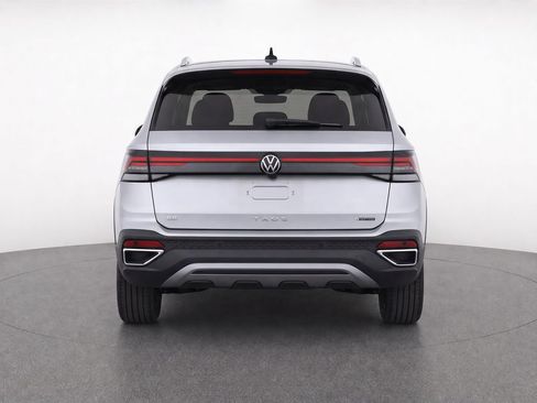 Used 2026 Volkswagen Taos SE AWD/4WD image 7