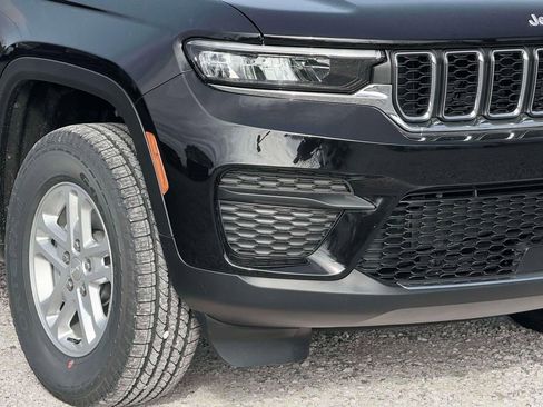 New 2025 Jeep Grand Cherokee Laredo w/ Luxury Tech Group I image 8