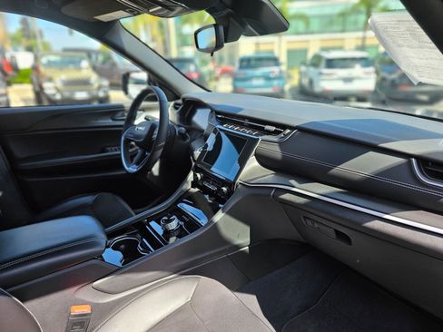 Used 2023 Jeep Grand Cherokee Altitude image 26