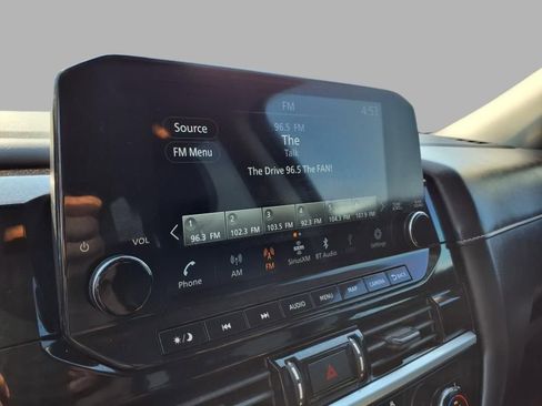 Used 2022 Nissan Pathfinder SL image 5