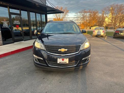 Used 2017 Chevrolet Traverse LS FWD image 9