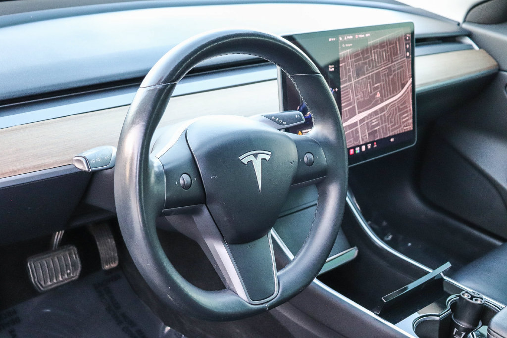 Used 2018 Tesla Model 3 Long Range RWD image 23
