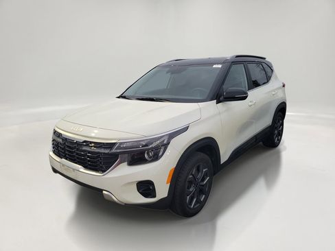 Used 2024 Kia Seltos S AWD/4WD image 2