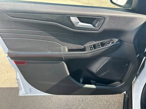 Used 2023 Ford Escape ST-Line w/ Tech Pack #1 FWD image 9