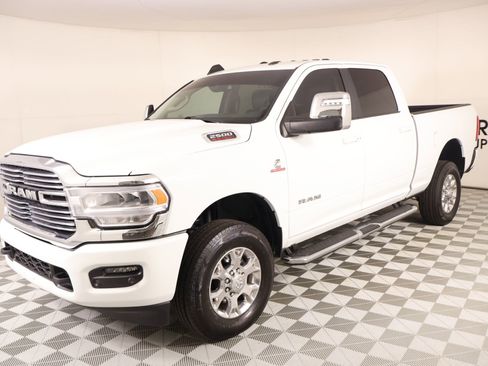 Used 2024 RAM 2500 Laramie AWD/4WD image 11