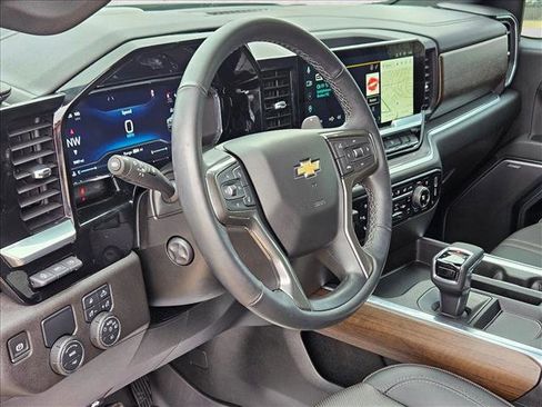 Used 2025 Chevrolet Silverado 1500 High Country w/ High Country Premium Package image 9