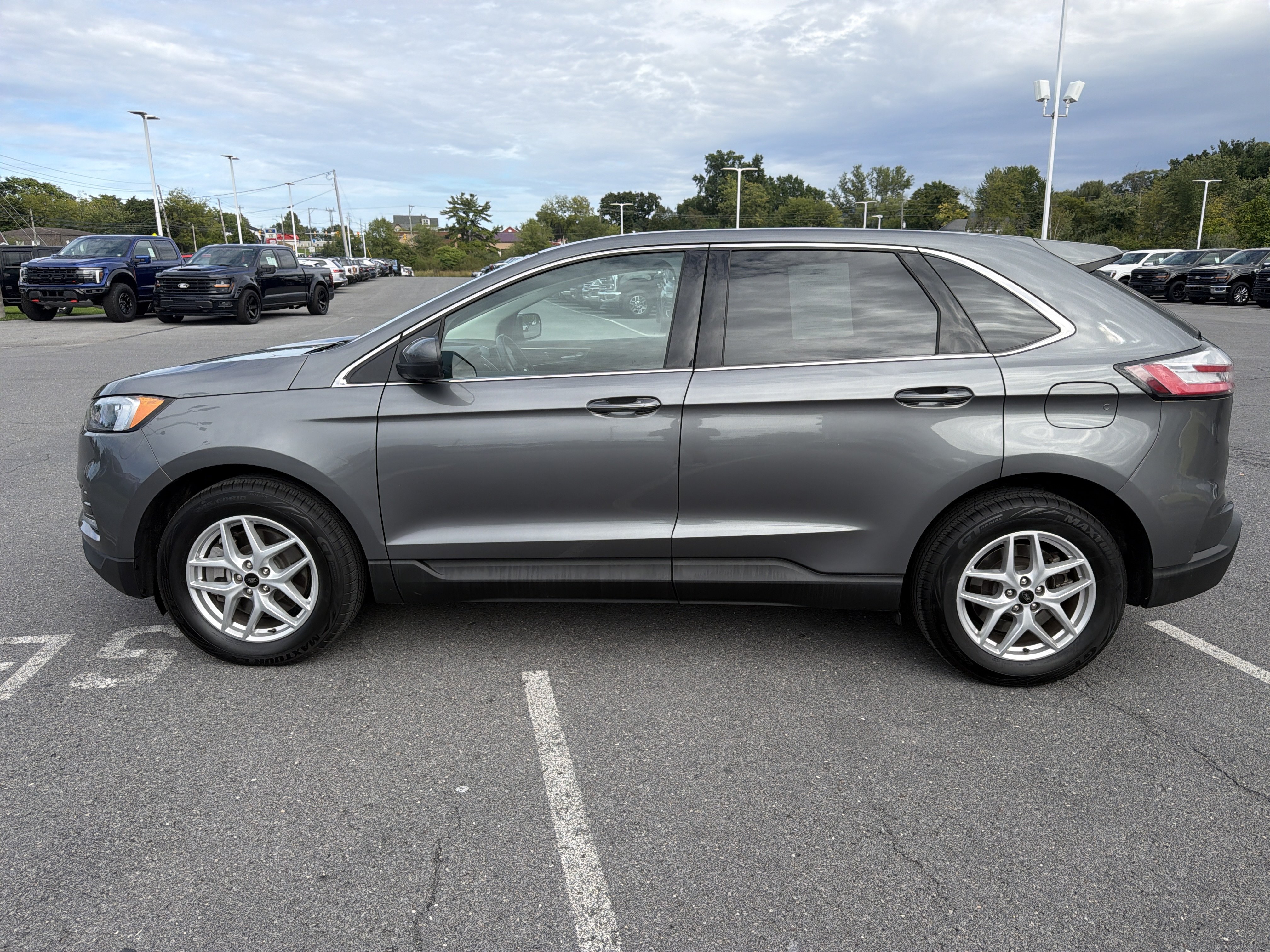 Used 2024 Ford Edge SEL AWD/4WD image 7