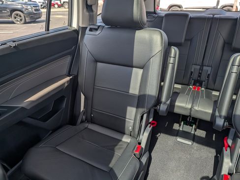 Used 2022 Volkswagen Atlas SEL R-Line AWD/4WD image 12