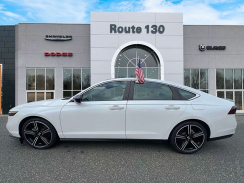 Used 2025 Honda Accord Sport image 5