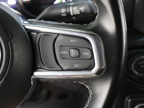 Used 2022 Jeep Wrangler Unlimited Sahara image 11