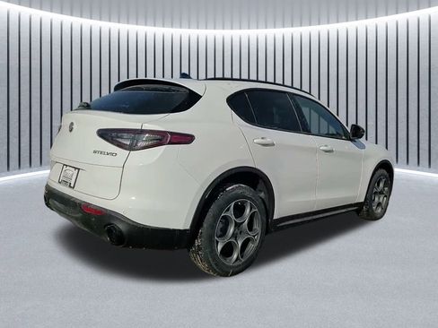 New 2025 Alfa Romeo Stelvio Sprint image 5