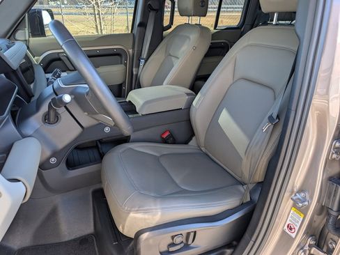 Used 2023 Land Rover Defender 110 S image 6