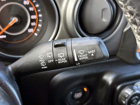 Used 2022 Jeep Wrangler Unlimited Sport image 23