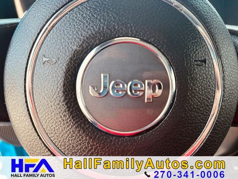 Used 2018 Jeep Wrangler Unlimited Sport w/ Connectivity Group AWD/4WD image 22