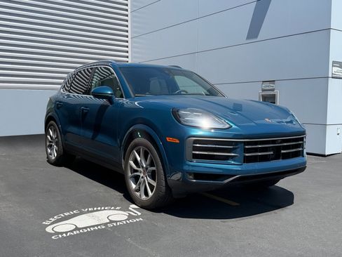 Certified 2026 Porsche Cayenne AWD/4WD image 7