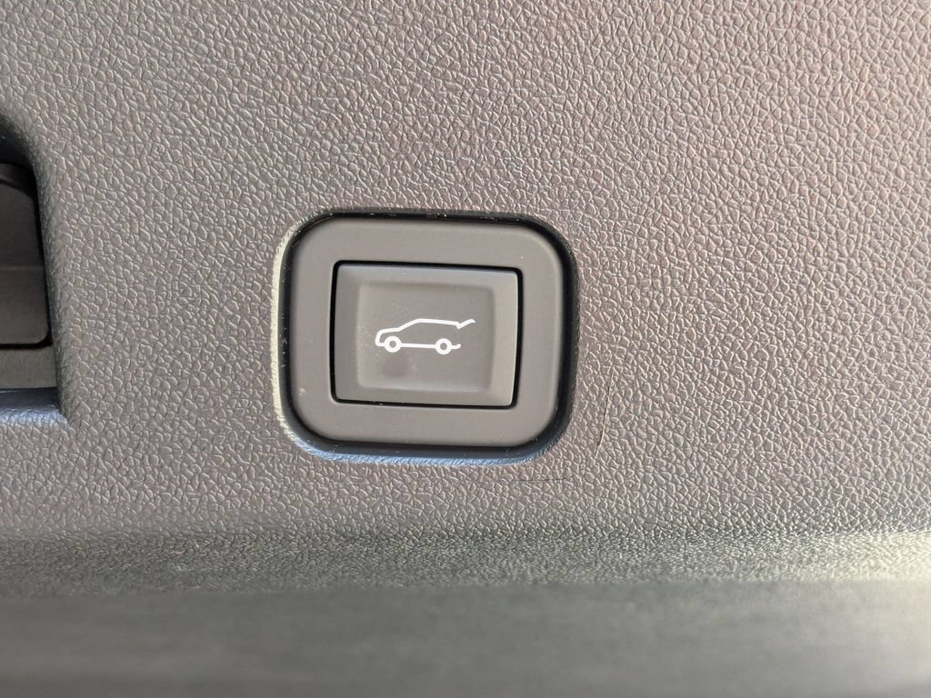 New 2027 Chevrolet Traverse RS FWD image 31