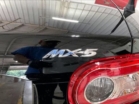 Used 2012 MAZDA MX-5 Miata Grand Touring w/ Premium Pkg RWD image 8