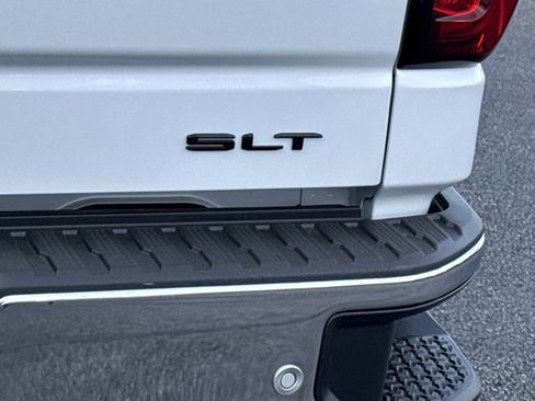 New 2026 GMC Sierra 1500 SLT image 10