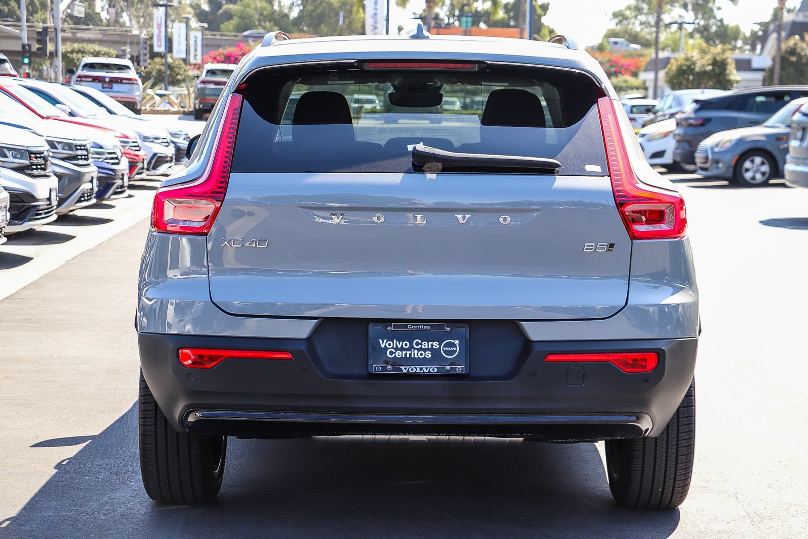 Used 2026 Volvo XC40 B5 Ultra w/ Climate Package AWD/4WD image 7