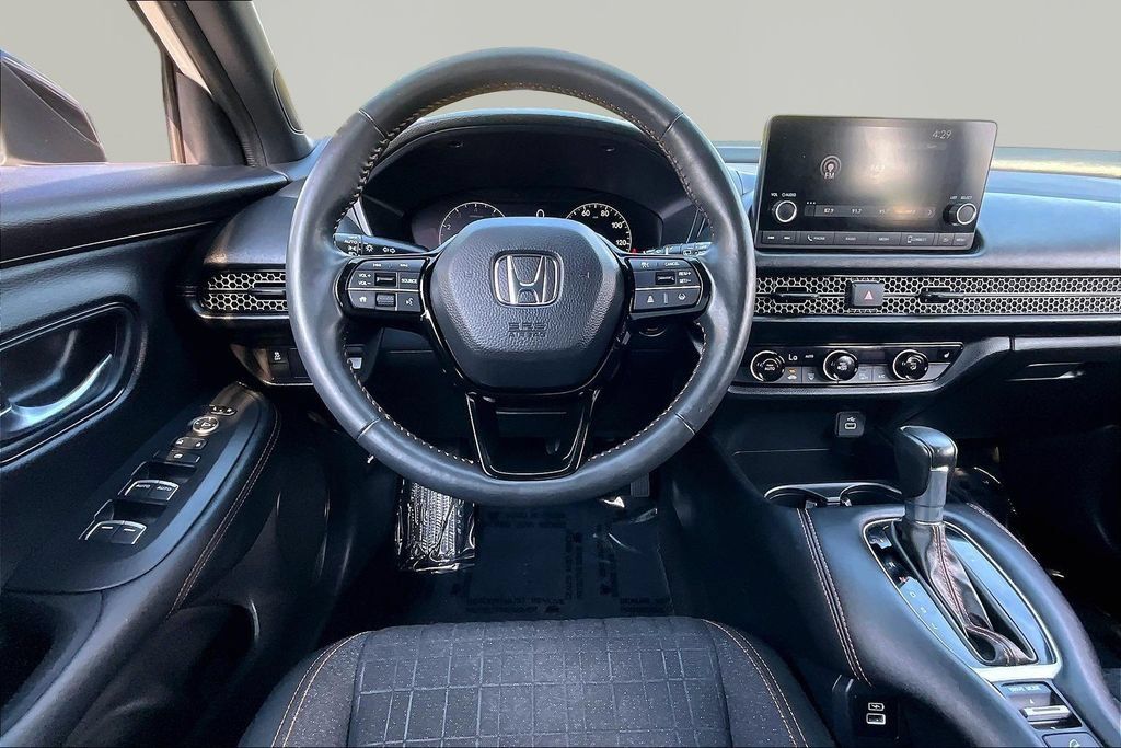 Used 2023 Honda HR-V Sport image 9