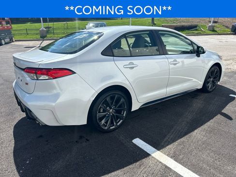 Used 2024 Toyota Corolla SE w/ SE Premium Package FWD image 5