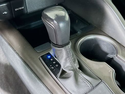 Used 2021 Toyota Camry SE FWD image 18