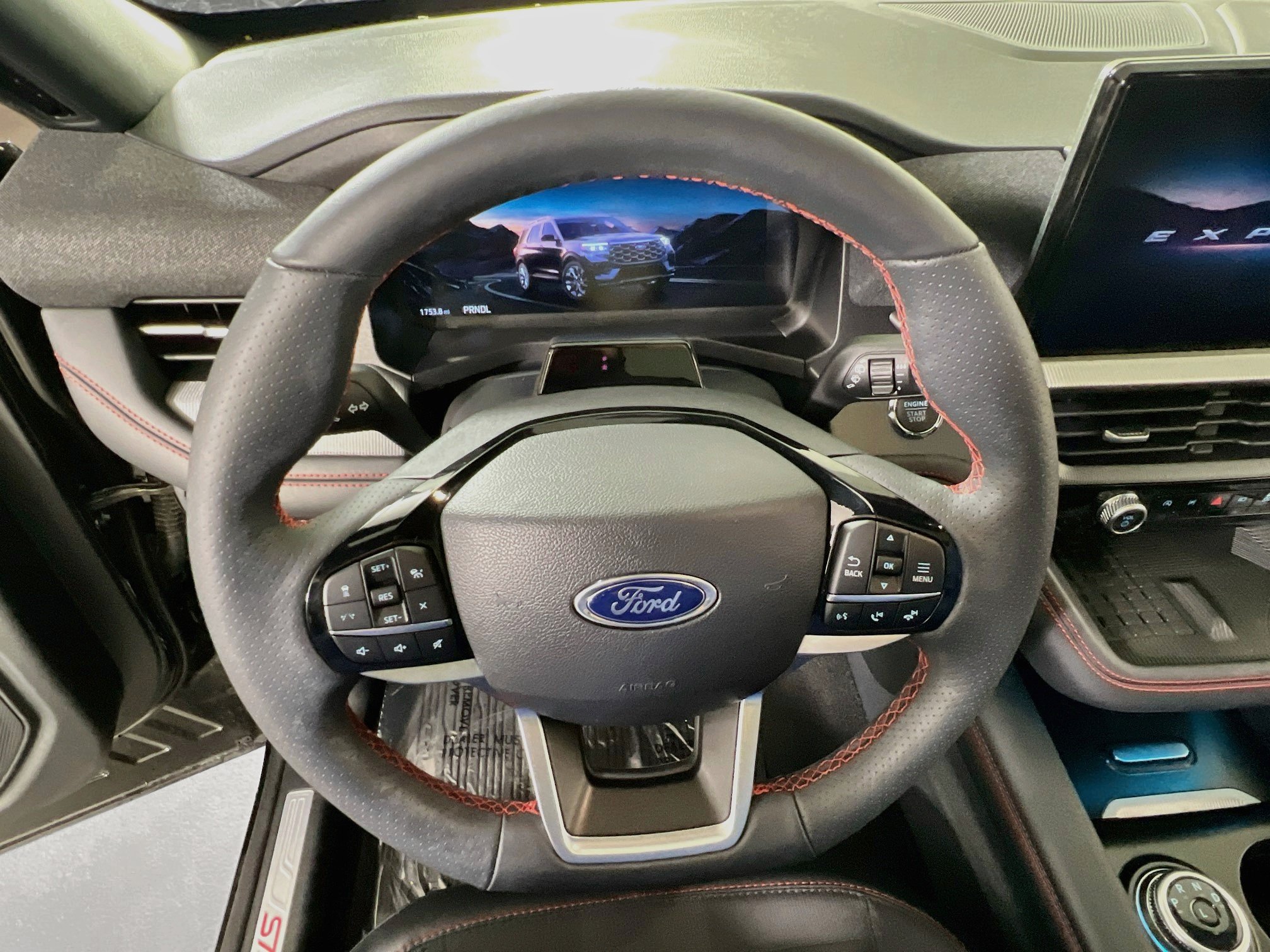 Used 2025 Ford Explorer ST-Line w/ Premium Package AWD/4WD image 11